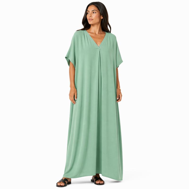 Women's oversized flowy V-neck maxi dress, chic and comfortable for summer, in a light and soft fabric for all occasions