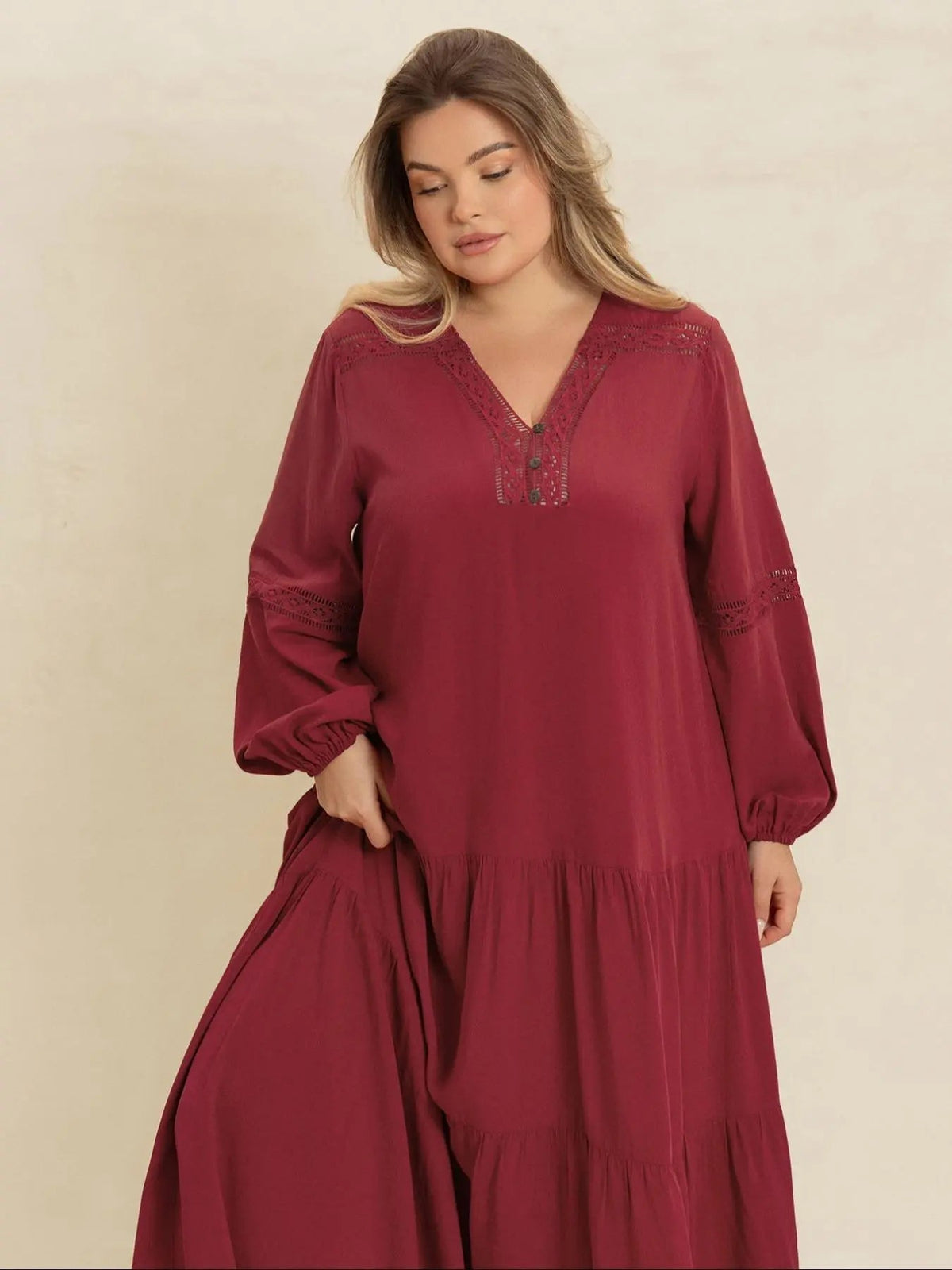 [Plus Size] Plain V-Neck Long Sleeve Maxi Dress, Boho Modest Dress for Daily Holiday Vacation Wear, Women's Plus-Size Clothing for All Seasons